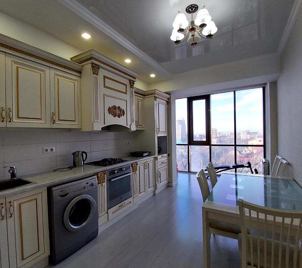 Elite Apartment In Street Mederova 50 บิชเคก ภายนอก รูปภาพ