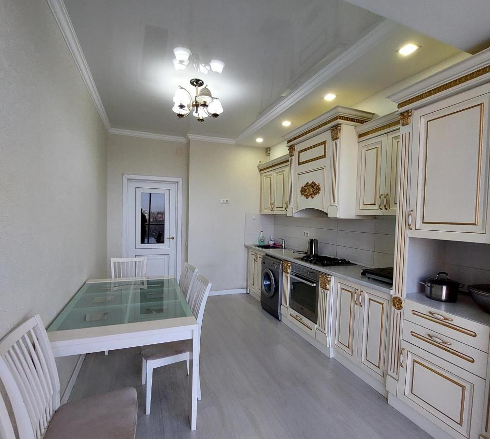 Elite Apartment In Street Mederova 50 บิชเคก ภายนอก รูปภาพ